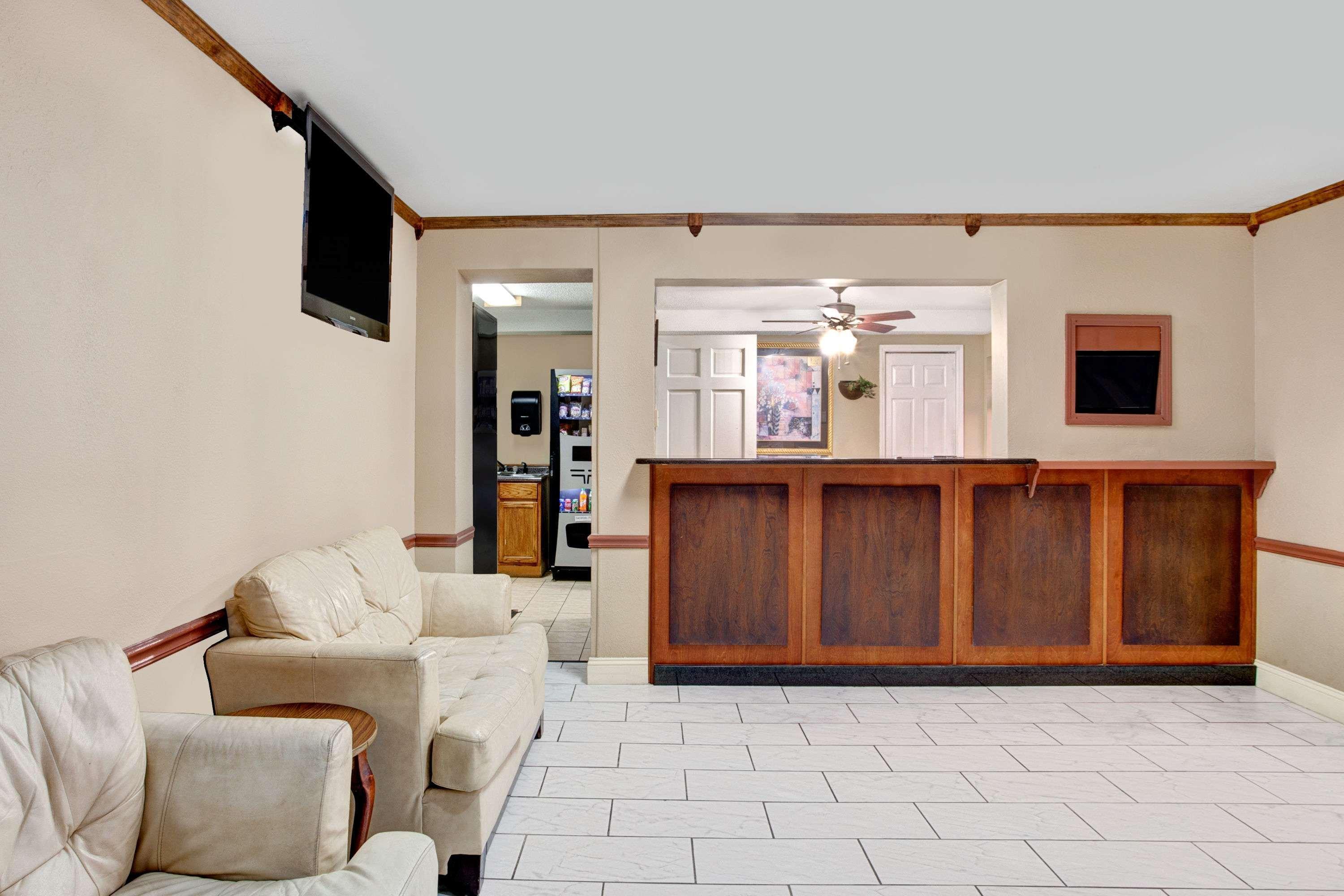 Super 8 By Wyndham West Memphis Hotel Екстериор снимка