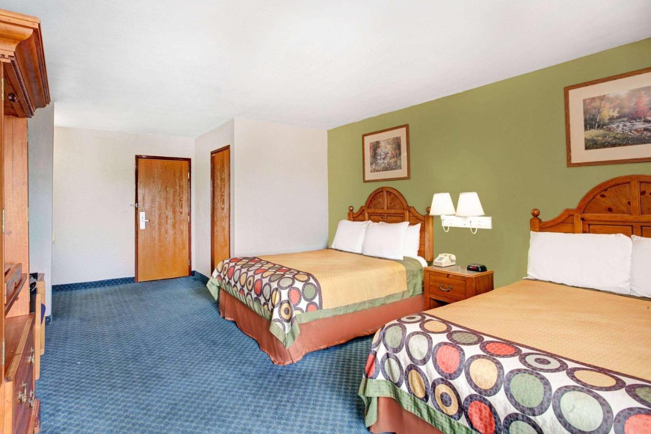 Super 8 By Wyndham West Memphis Hotel Екстериор снимка