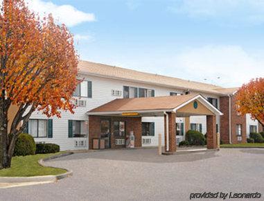 Super 8 By Wyndham West Memphis Hotel Екстериор снимка