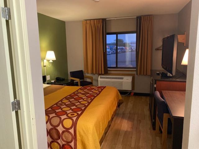 Super 8 By Wyndham West Memphis Hotel Екстериор снимка